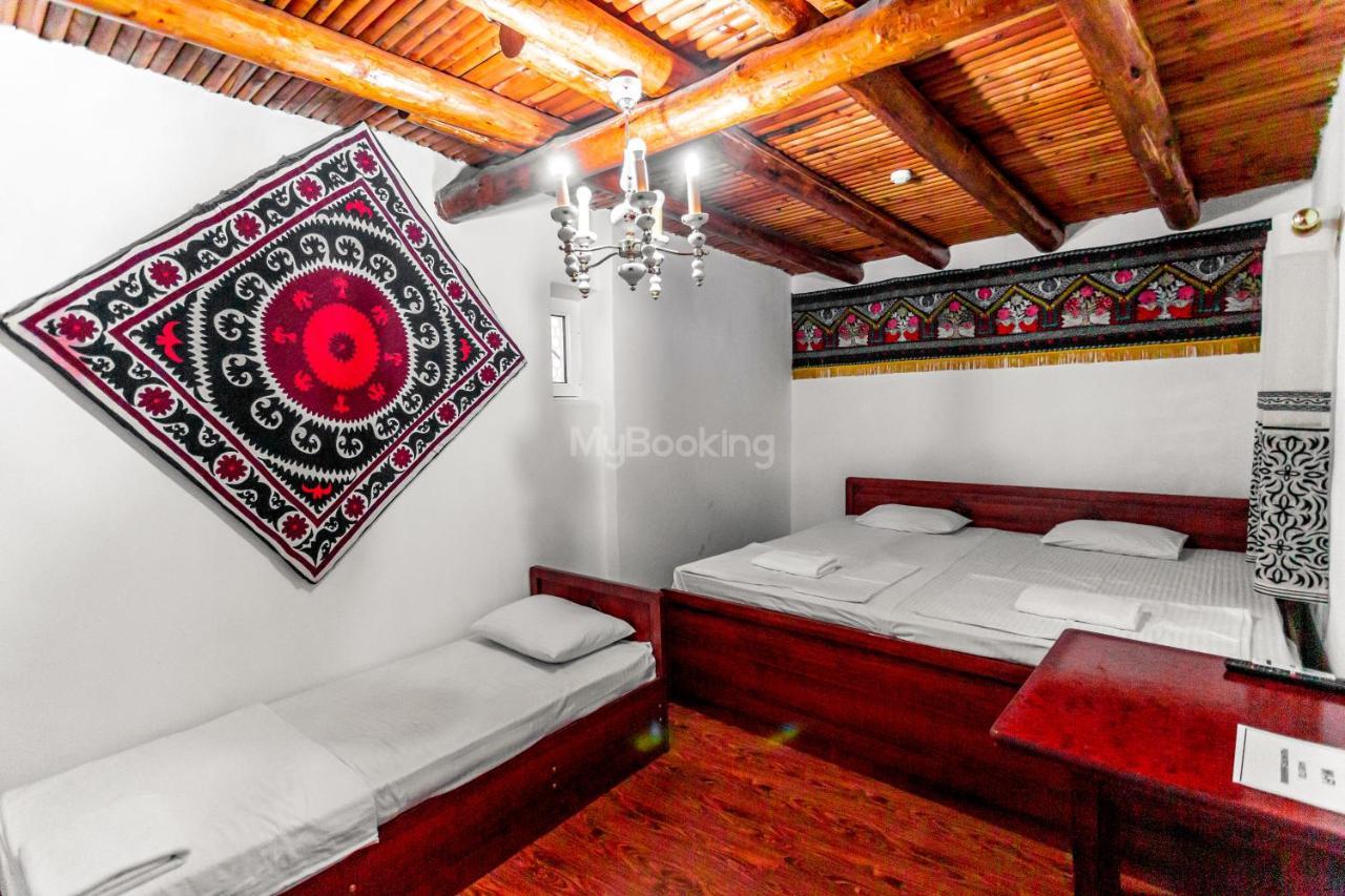 Okhun Madrasah15Th-16Th Century Hotel บูคารา ภายนอก รูปภาพ