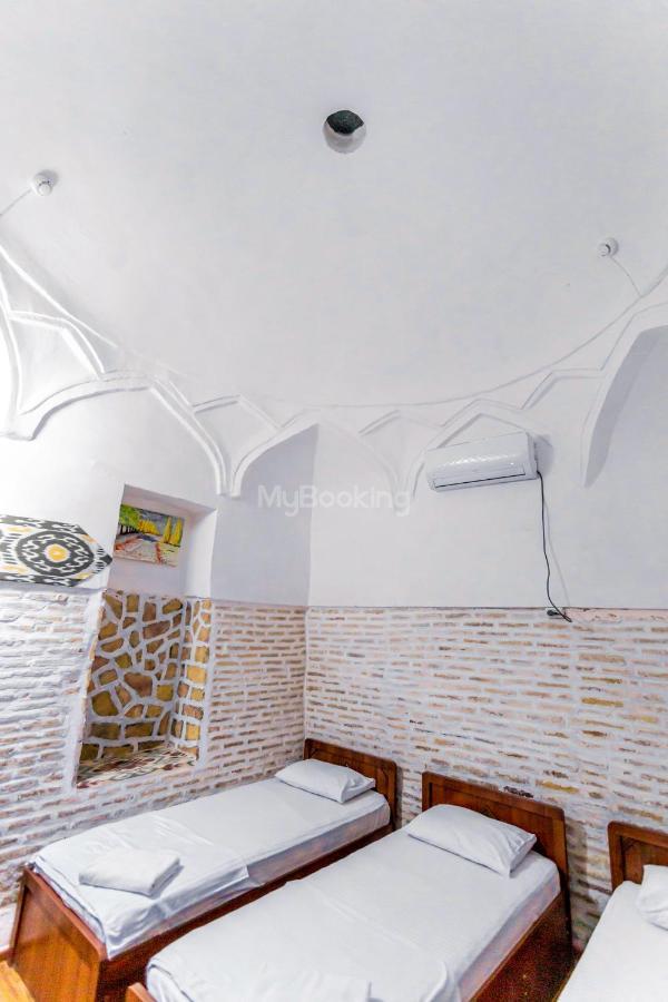 Okhun Madrasah15Th-16Th Century Hotel บูคารา ภายนอก รูปภาพ